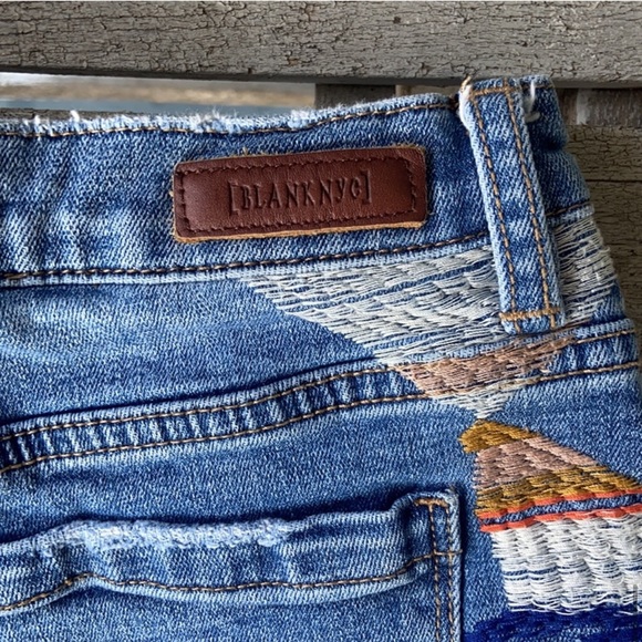 BlankNYC Embroidered Astor Jean Shorts!! LIKE NEW CONDITION!!! - Picture 6 of 15